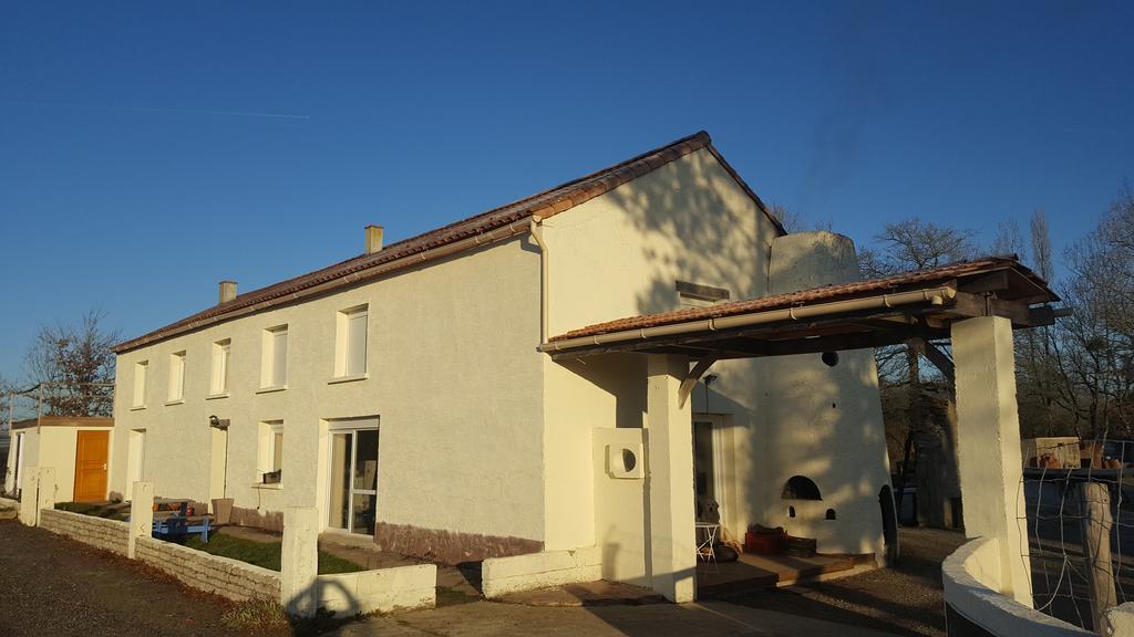 Domaine De L'Etanchet Hotel Saint-Hilaire-le-Vouhis Bagian luar foto