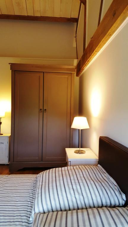Domaine De L'Etanchet Hotel Saint-Hilaire-le-Vouhis Bagian luar foto