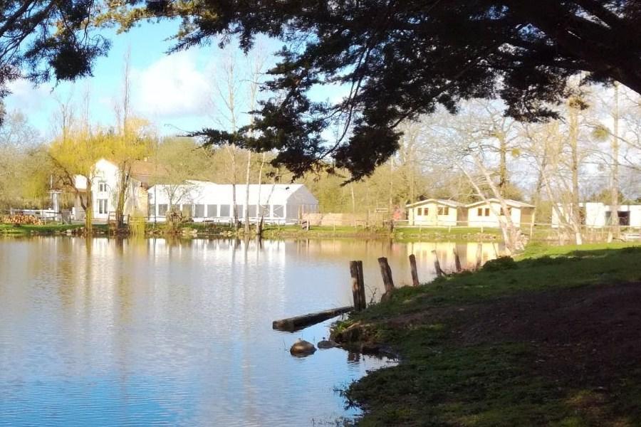 Domaine De L'Etanchet Hotel Saint-Hilaire-le-Vouhis Bagian luar foto